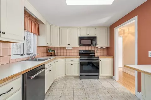 89 Brooks St, Maynard, MA 01754 photo 11