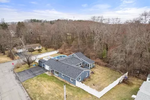 89 Brooks St, Maynard, MA 01754