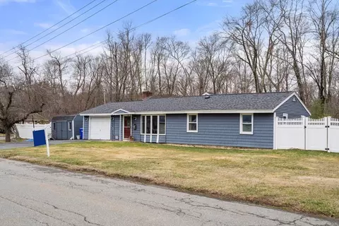 89 Brooks St, Maynard, MA 01754 photo 3