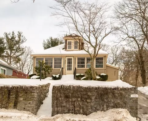 250 Lowell St, Methuen, MA 01844