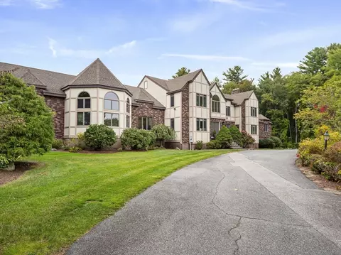 7 Orchard Xing, Andover, MA 01810