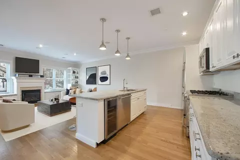 99 M St #3, Boston, MA 02127