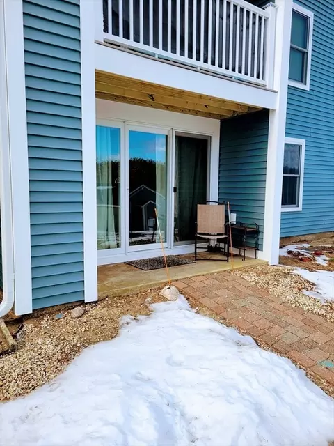 2 Marc Dr #2B4, Plymouth, MA 02360