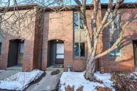 17 Webster Ct #17, Amherst, MA 01002