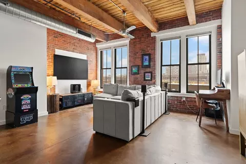 9 W Broadway #309, Boston, MA 02127