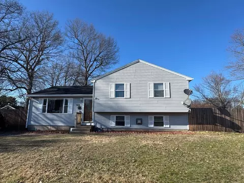 102 Starling Rd, Springfield, MA 01119