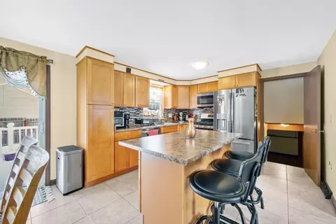 102 Starling Rd, Springfield, MA 01119 photo 9