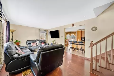 102 Starling Rd, Springfield, MA 01119 photo 2