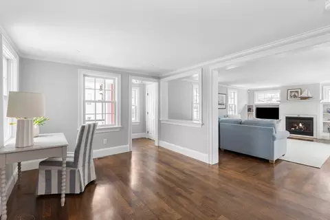 46 Gregory St, Marblehead, MA 01945 photo 11