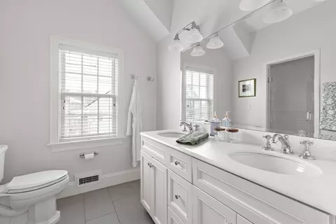 46 Gregory St, Marblehead, MA 01945 photo 18