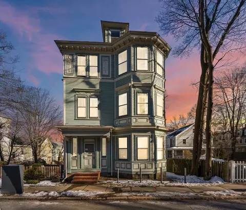 188 Chestnut Ave #3, Boston, MA 02130