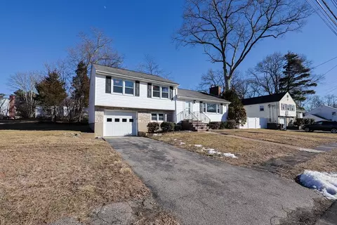 18 Manning Rd, Dedham, MA 02026 photo 2