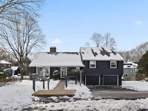 20 Flint Cir, Andover, MA 01810