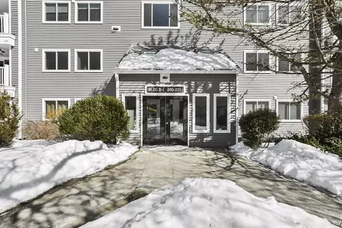 255 North Rd #213, Chelmsford, MA 01824