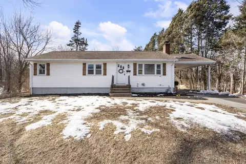137 N Walker St, Taunton, MA 02780