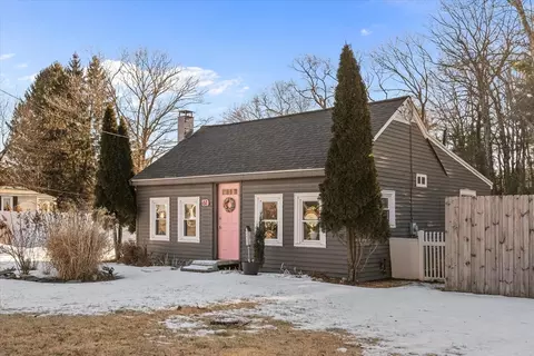 61 High St Ext, Lancaster, MA 01523
