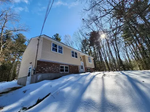 11 Dolge Ct, Oxford, MA 01540