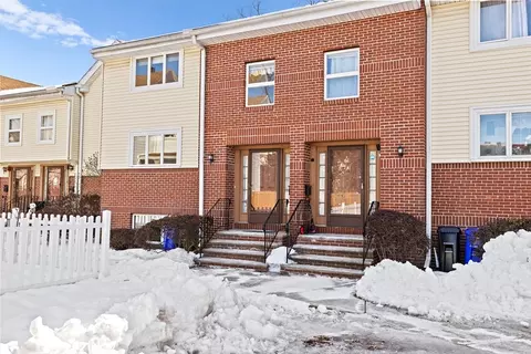 61 Washington St #D, Malden, MA 02148