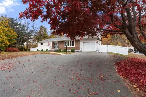 391 Plymouth St, Abington, MA 02351