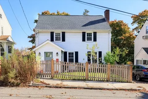 40 Chisholm Rd, Boston, MA 02131
