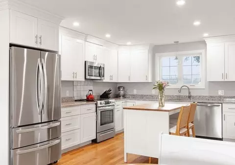 1093 Main St #4, Weymouth, MA 02190