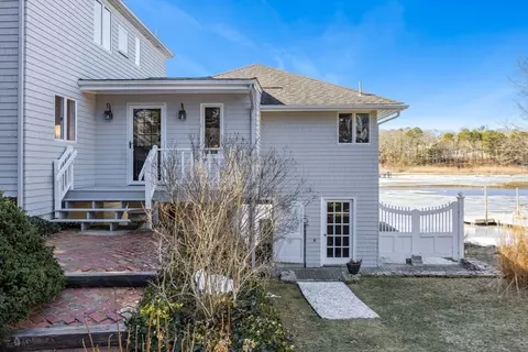 818 S Main St, Barnstable, MA 02632 photo 4