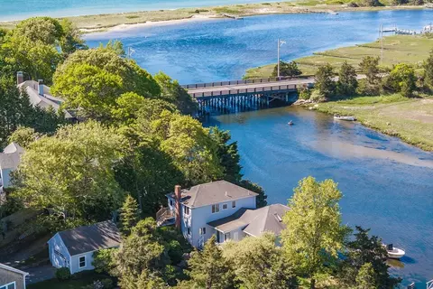 818 S Main St, Barnstable, MA 02632 photo 25