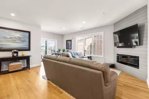 178 Robertson St #6, Quincy, MA 02169