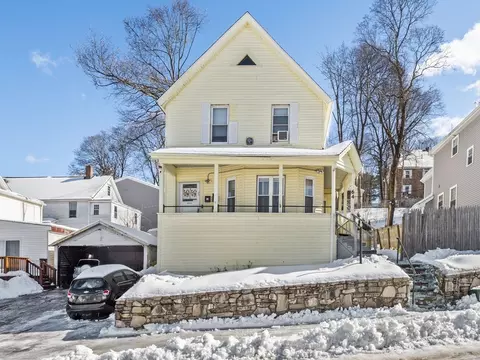 64 Windsor St, Worcester, MA 01605