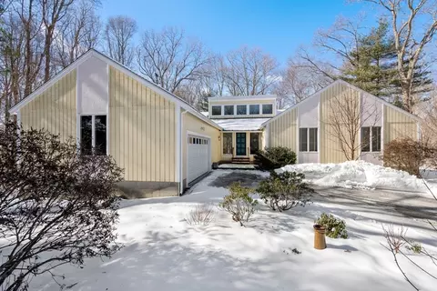 11 Circle Way, Sharon, MA 02067
