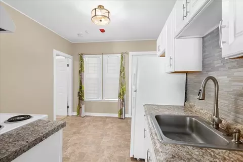 31 S Stowell St, Worcester, MA 01604 photo 17