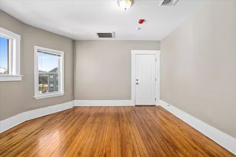 31 S Stowell St, Worcester, MA 01604 photo 23