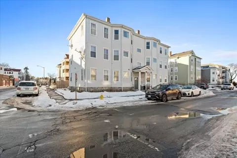 31 S Stowell St, Worcester, MA 01604 photo 4
