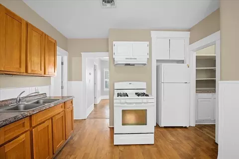 31 S Stowell St, Worcester, MA 01604 photo 24
