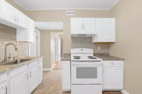 31 S Stowell St, Worcester, MA 01604 photo 16