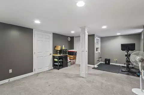 Entry Way - 5 Prudential Rd, Worcester, MA 01606 photo 3 of 3