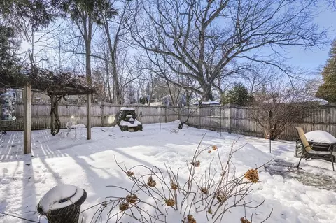 Exterior - 5 Prudential Rd, Worcester, MA 01606 photo 7 of 11