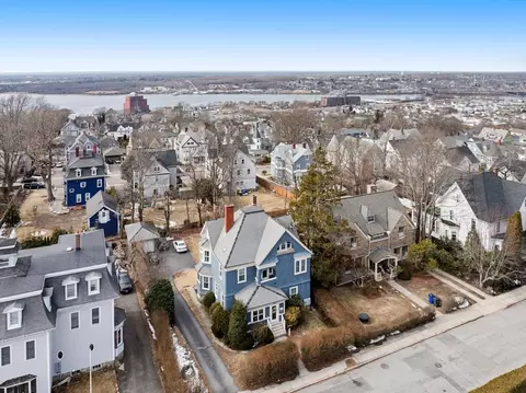 52 Underwood St, Fall River, MA 02720 photo 2