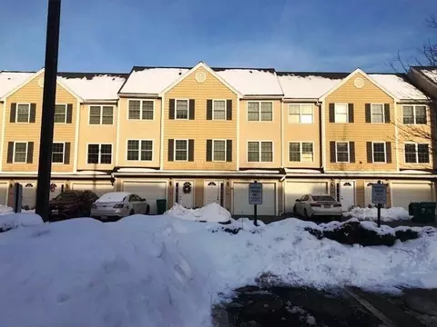 417 Hildreth St #31, Lowell, MA 01850