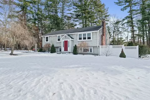 23 Meadow Ln, Duxbury, MA 02332