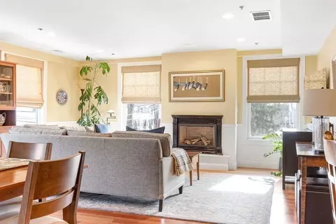 1110 Great Plain Ave #1, Needham, MA 02492 photo 4
