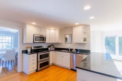 52 Whittier Rd, Needham, MA 02492 photo 8