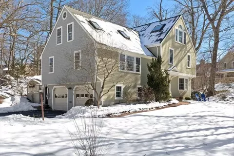 6 Blackberry Ln, Hingham, MA 02043 photo 2