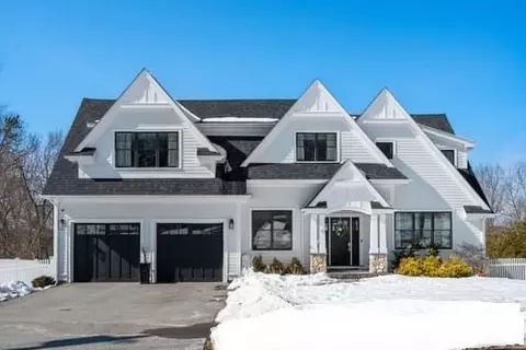 33 Maugus Hill Rd, Wellesley, MA 02481