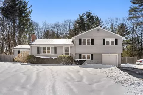 215 Briar Ln, Westwood, MA 02090