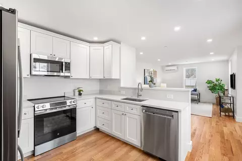 6 Lathrop St #2, Salem, MA 01970