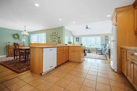 398 High Rock St, Needham, MA 02492 photo 4
