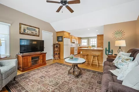 398 High Rock St, Needham, MA 02492 photo 3