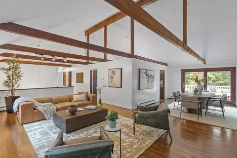 15 Abbot Ln, Harvard, MA 01451