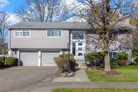 76 Noanett Rd, Needham, MA 02494